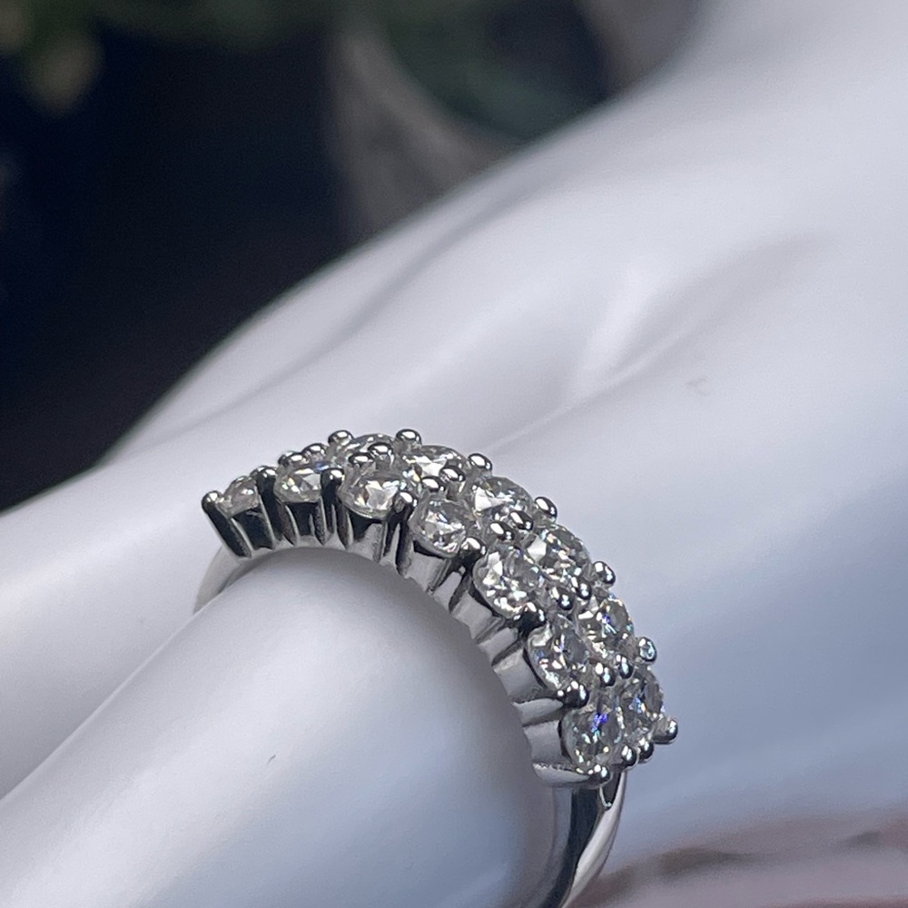 Clearance‼️1.4ct Moissanite  Ring! Moissanite 14k white Gold/silver - Picture 9 of 16